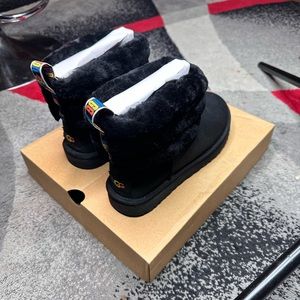 Rainbow strip UGG boot